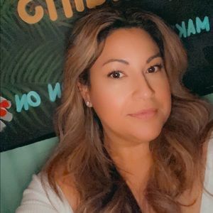 Meet your Posher, Isela